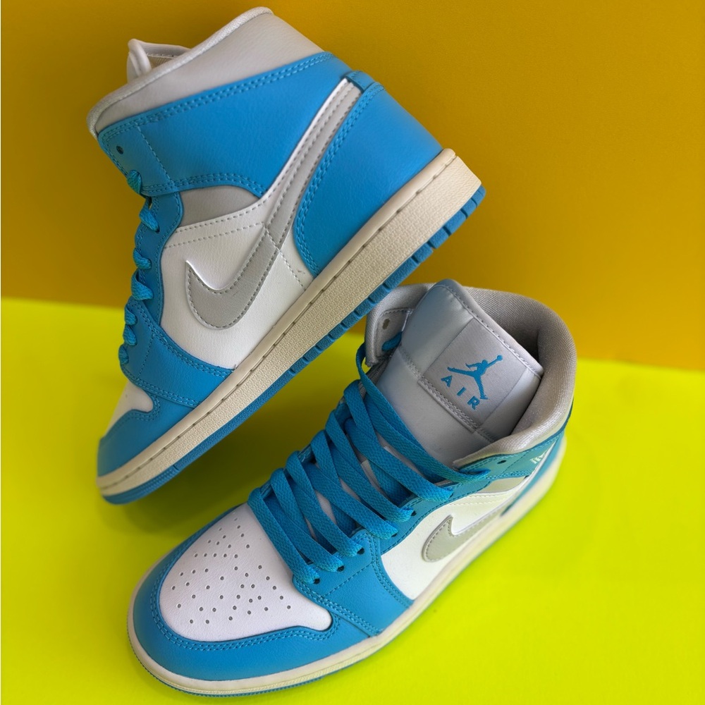 WMNS JORDAN 1 MID